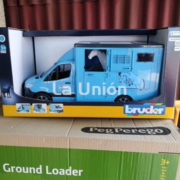 Furgón con caballos - Imagen 1