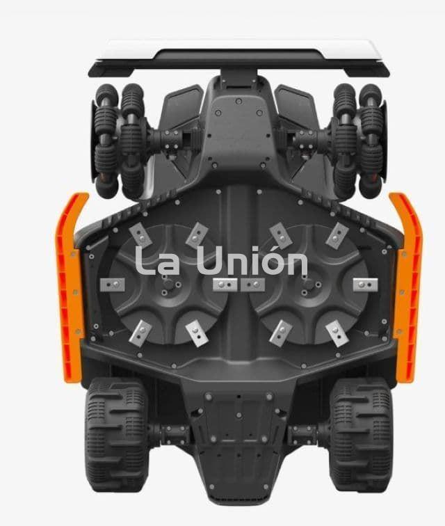NOVEDAD DISTRIBUIDOR OFICIAL ROBOT 4X4 LUBA 3 AWD 3000 SIN CABLES - Imagen 1