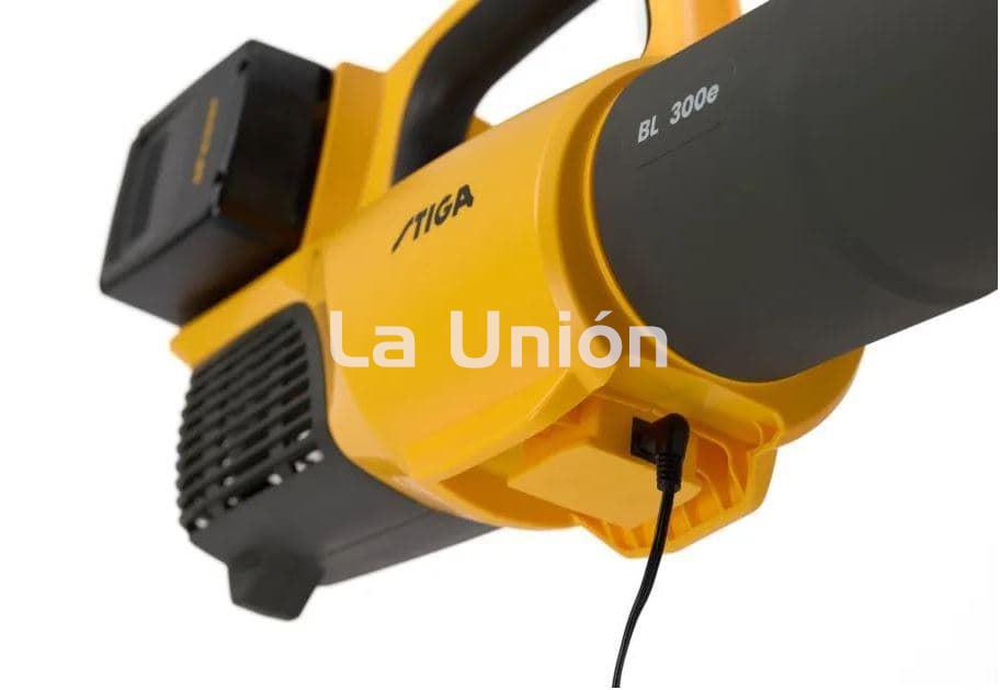 Soplador de batería Stiga BL 300e Kit - Imagen 4